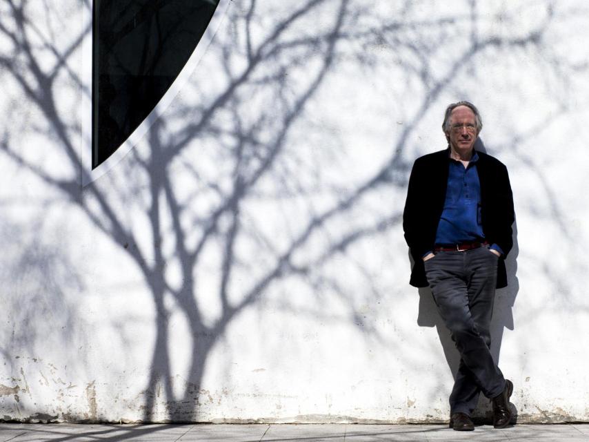 El autor Ian McEwan.