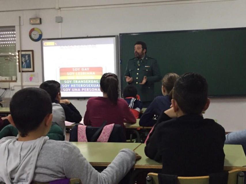 Juan Ramón durante una de las charlas que imparte sobre acoso.