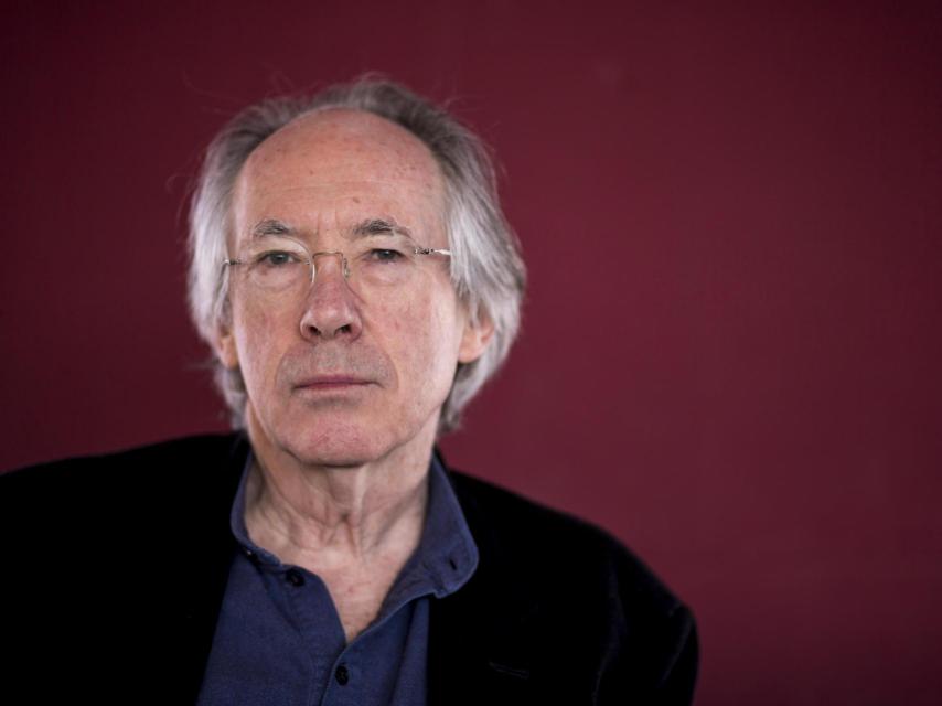 El autor Ian McEwan.