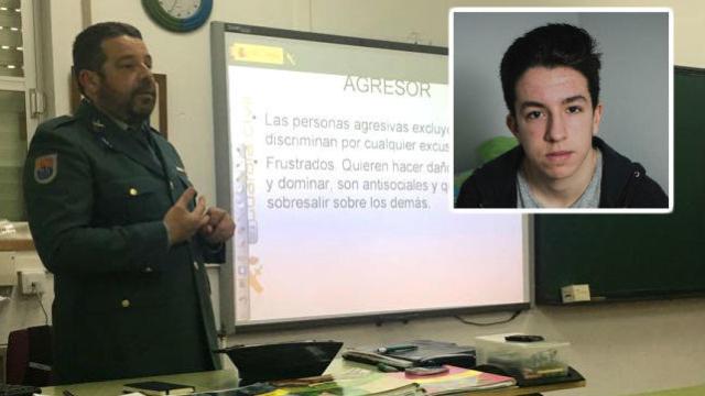 Juan Fernando en una charla organizada por el AMPA La Alguijuela de Torremayor, para el colegio CP San Juan.