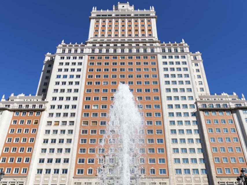 El edificio España ha sido adquirido recientemente por el holding murciano de Casanova.