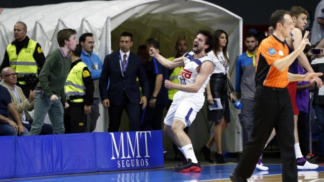 Llull salvó al Madrid con una de sus mandarinas.