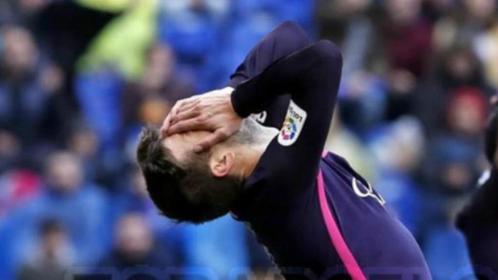 Piqué se lamenta en Riazor Foto: fcbarcelona.es