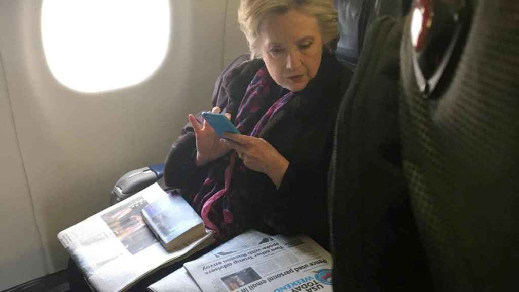 Hillary Clinton durante unos de sus viajes