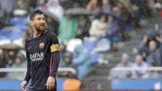 Messi, durante el partido contra el Deportivo en Riazor.