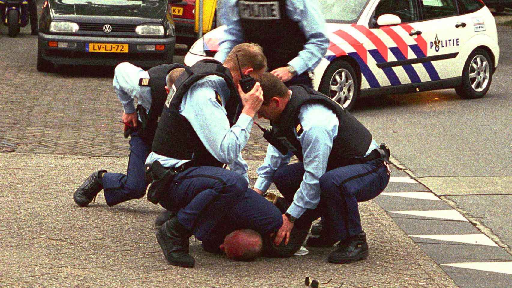 La policía holandesa detiene al sospechoso del asesinato de Pim Fortuyn minutos después de matarlo