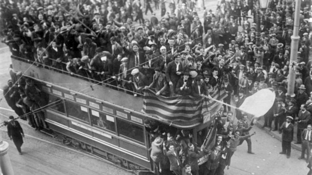 Tranvía en Barcelona, 14 de abril de 1931.