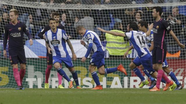 Bergantiños anota el 2-1 ante el Barça tras un córner.