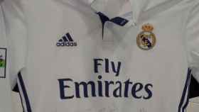 La camiseta que el Castilla regaló al jugador del Zamudio que se lesionó