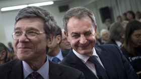 Zapatero, junto al economista Jeffrey Sachs, con quien protagonizó un concurrido acto en Madrid.