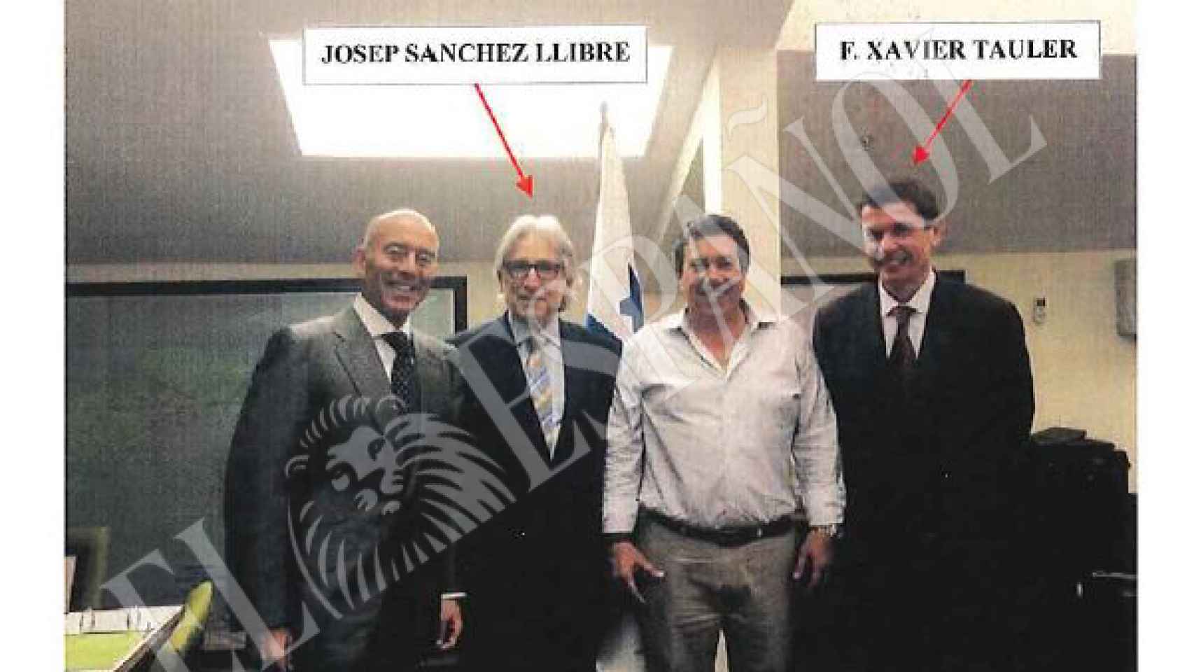 Josep Sánchez Llibre en un despacho con Xavier Tauler