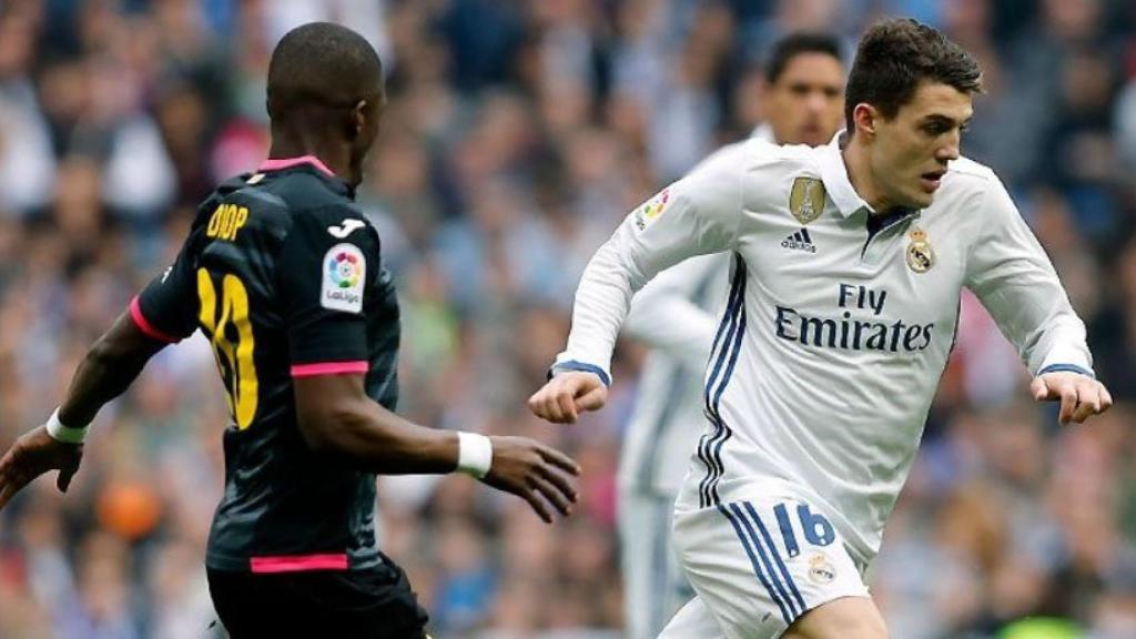 Kovacic lucha un balón contra el Espanyol