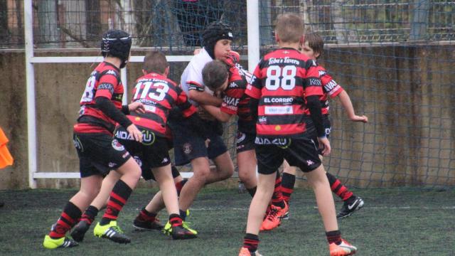 Niños del equipo inclusivo del Gaztedi durante un partido