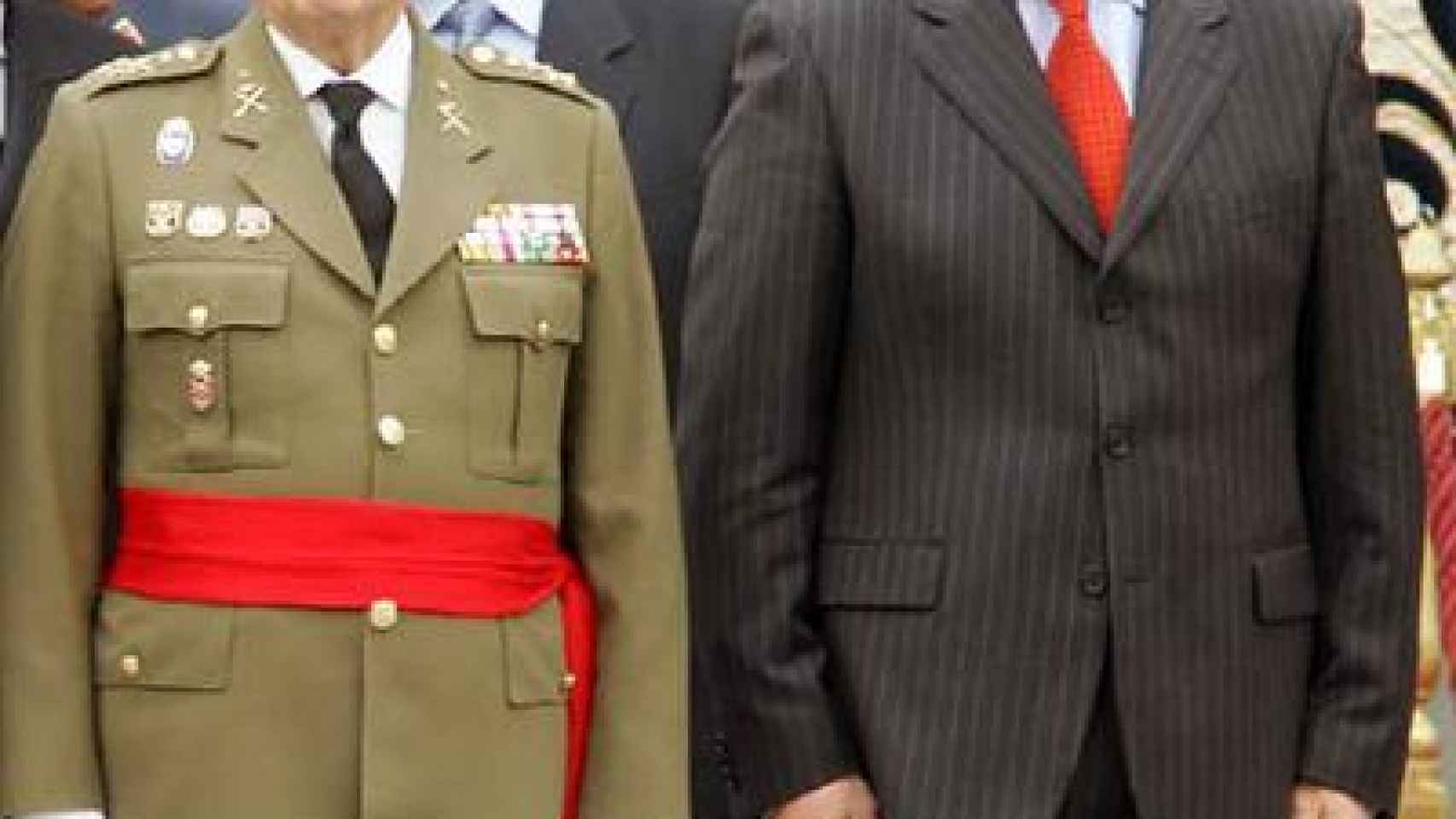 Felix Sanz Roldan y Alberto Saiz en la toma de posesión del Jefe de la Guardia Civil en 2006.