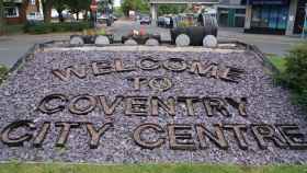 El eslogan de Coventry es bienvenido a la ciudad de la paz y la reconciliación.