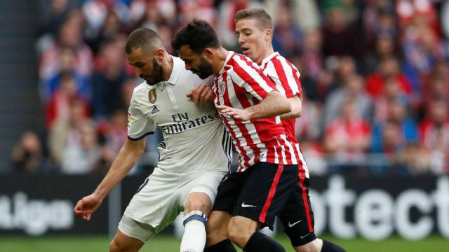 Agarrón a Benzema en San Mamés