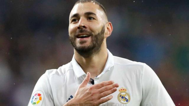 Benzema celebra su gol ante el Athletic en el Bernabéu