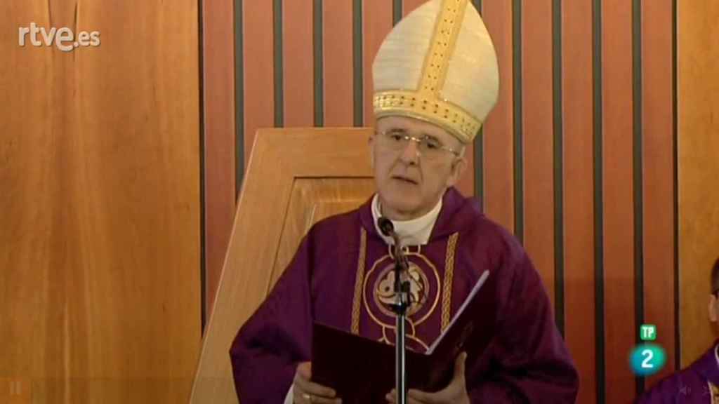 El cardenal Osoro, durante la misa del 19 de marzo emitida por TVE.