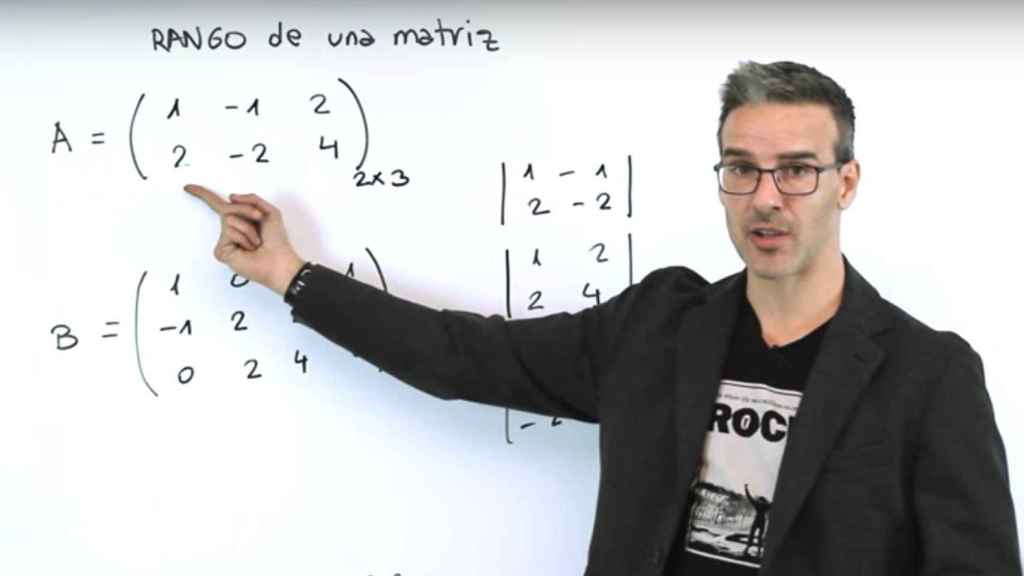 David Calle durante una de sus clases de Matemáticas.