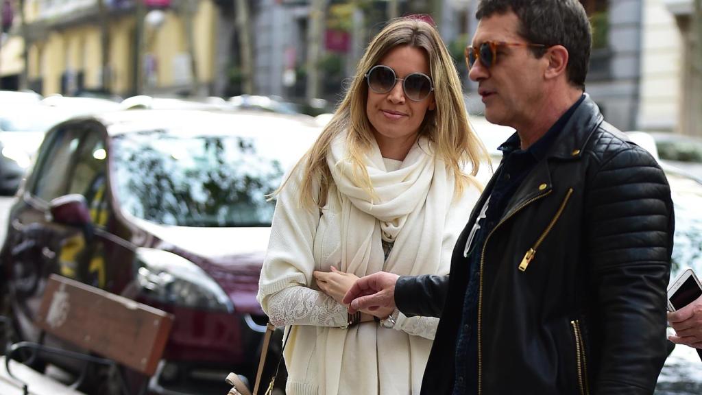 Antonio Banderas y su pareja Nicole Kimpel.