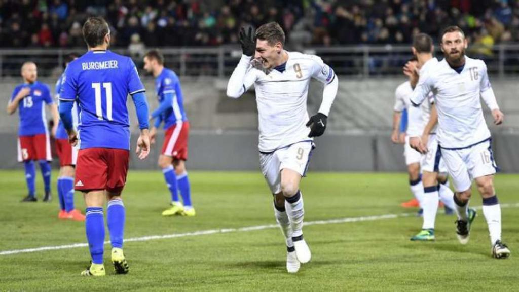 Belotti celebra un gol con Italia.