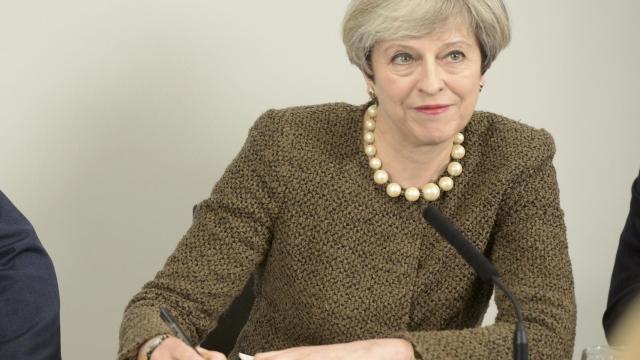 May ha cambiado de tono en sus declaraciones desde Arabia Saudí.