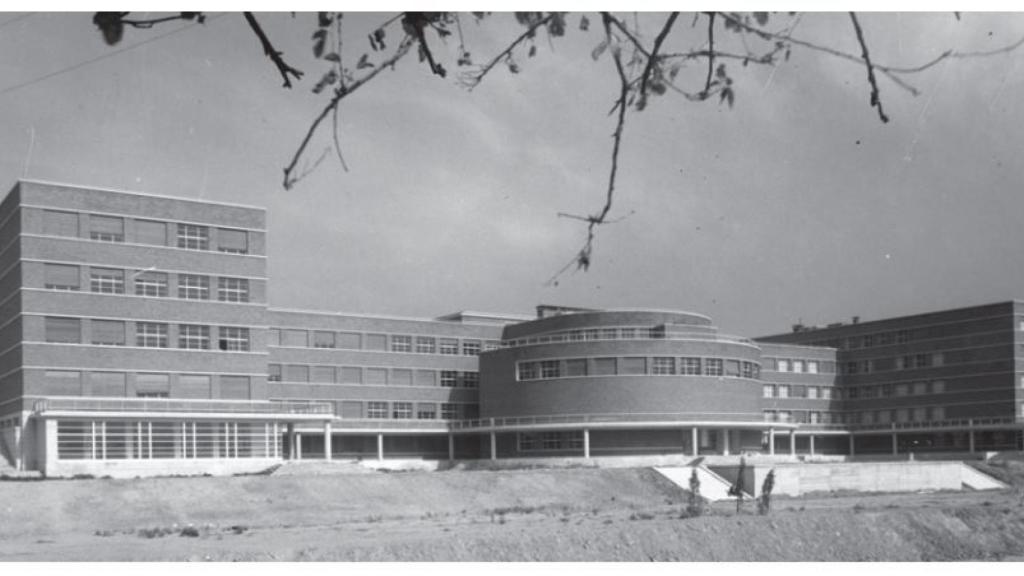Una vista del edificio de Aguirre, en 1935. Primero en inaugurar la Ciudad Universitaria.