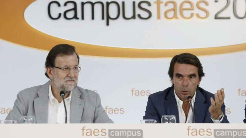 El presidente de Faes, José María Aznar, y el  del Gobierno, Mariano Rajoy.