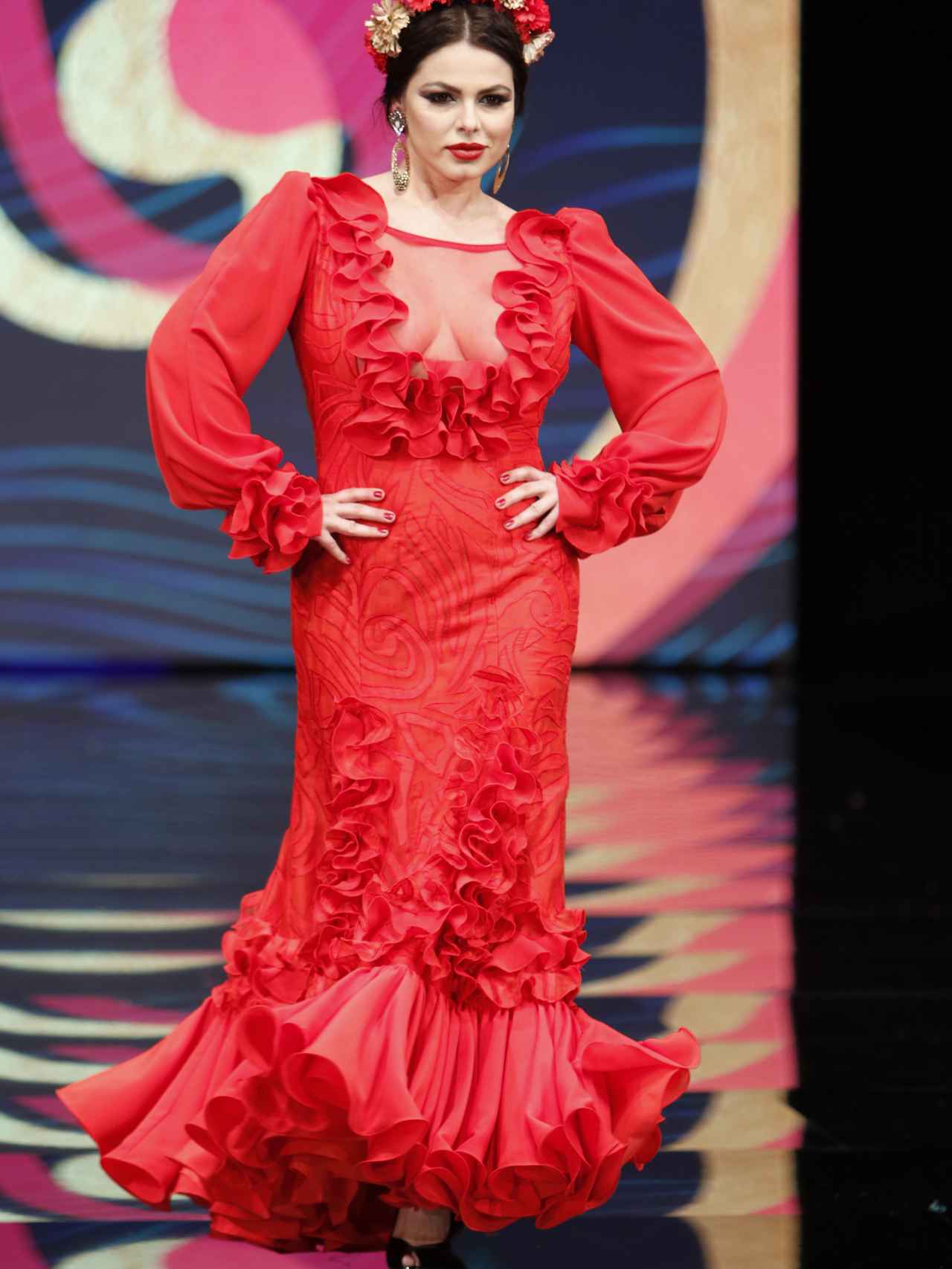 Marisa Jara desfilando en Simof en la moda flamenca curvy.