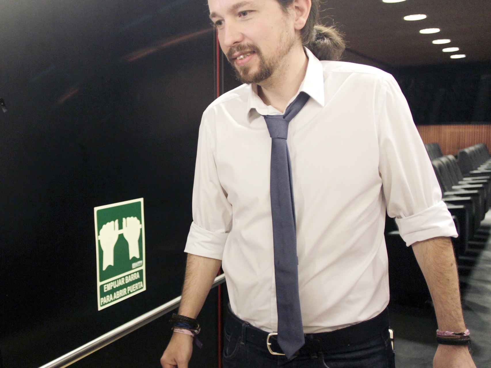 El líder de Unidos Podemos con corbata en un acto oficial en Madrid.