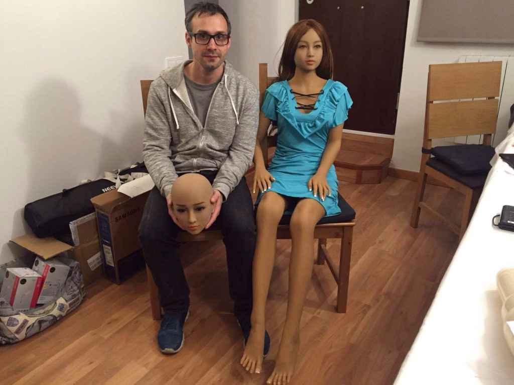 Sergi Santos, un ingeniero de Rubí (Barcelona), ha diseñado un cerebro artifical para sex dolls