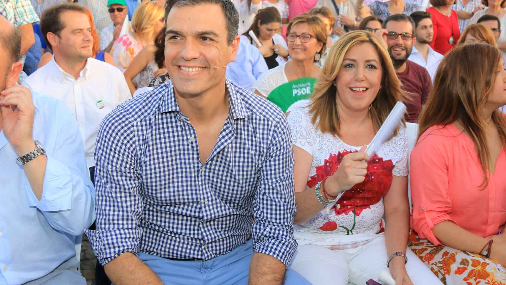 Pedro Sánchez, junto a Susana Díaz, en Sevilla (junio 2016).
