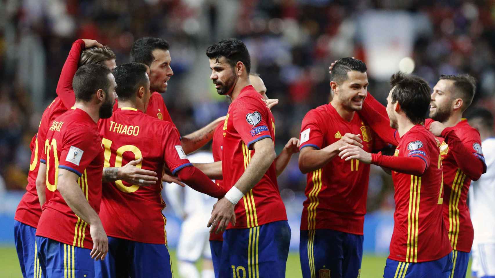 España celebra su segundo gol.