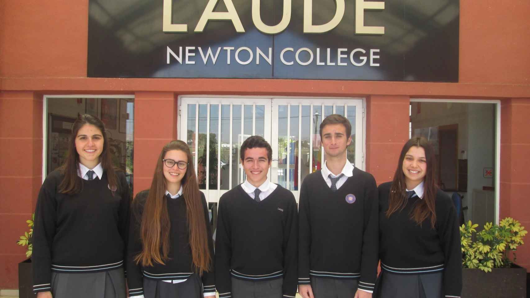 Alumnos del Newton College, en Alicante.