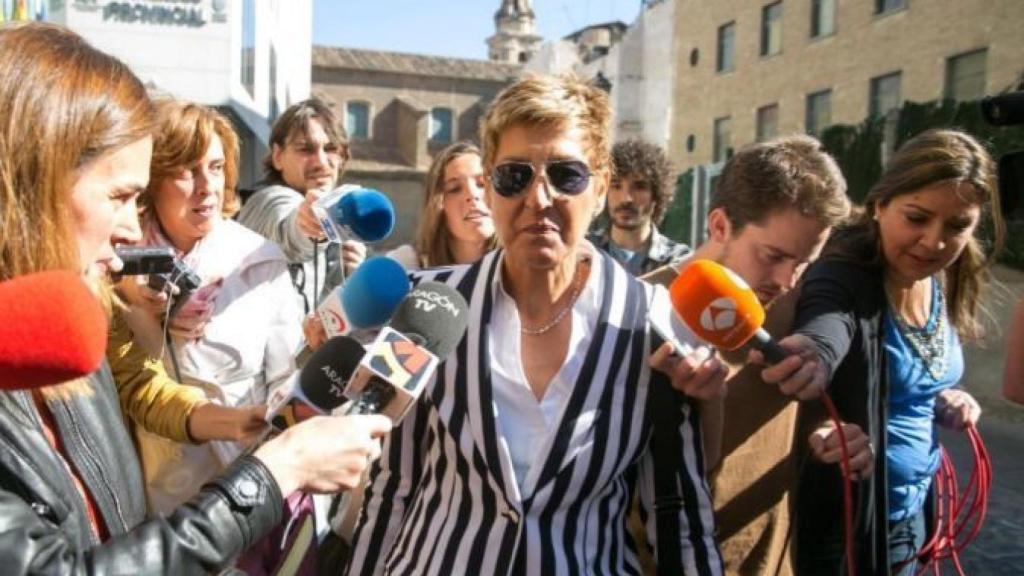 Maria Victoria Pinilla, exalcaldesa de La Muela, a su salida de la Audiencia de Zaragoza.