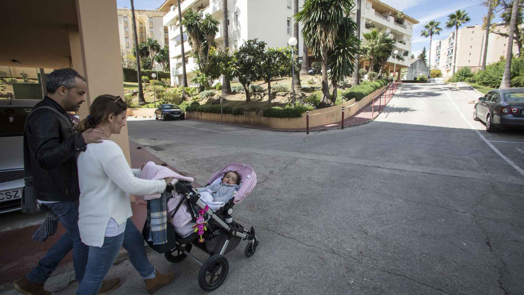 Los padres de Alba llevan tres veces por semana a la niña a un centro de rehabilitación neurocerebral en Jerez de la Frontera (Cádiz).