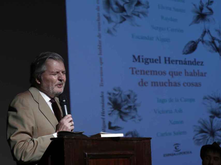 Méndez de Vigo, recitando a Miguel Hernández con sentimiento inaudito.