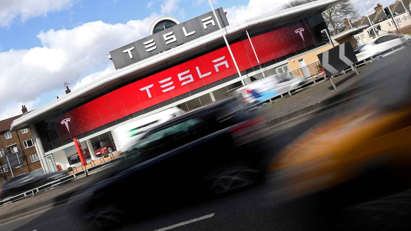 Establecimiento de Tesla en el Reino Unido.