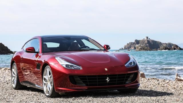 Al volante del Ferrari GTC4Lusso T: el GT familiar más pasional del mercado