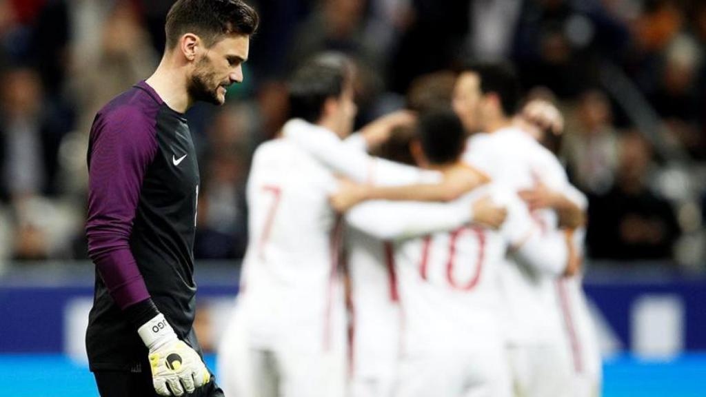 España celebra un gol contra Francia.