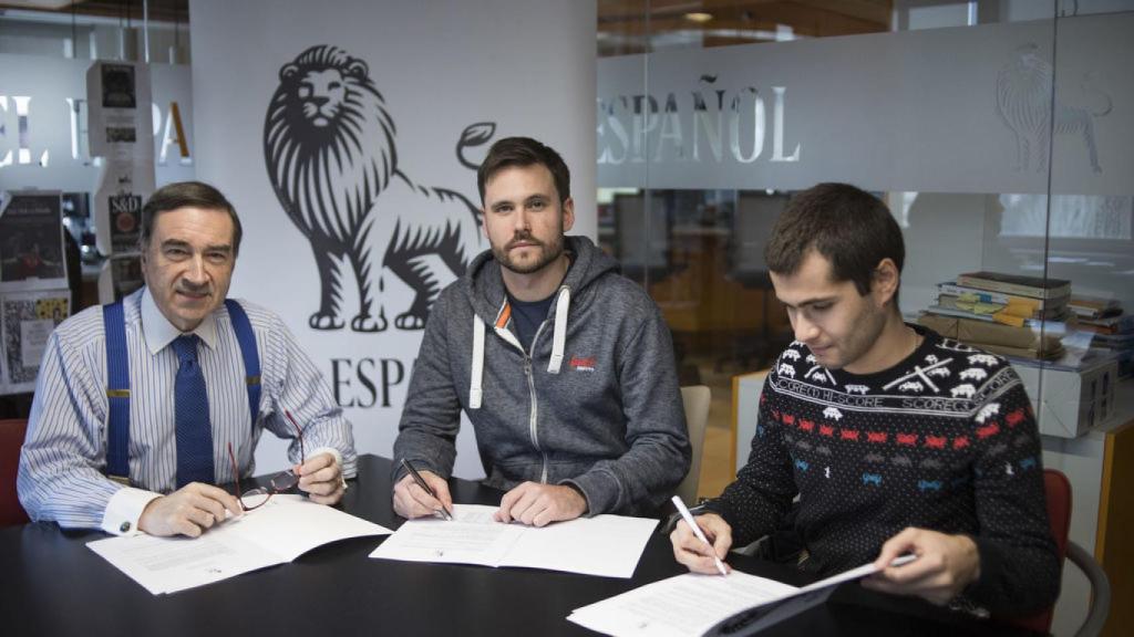 Pedro J. Ramírez, Daniel Salas y Paolo Álvarez en el momento de la constitución de la nueva sociedad El León Libre.