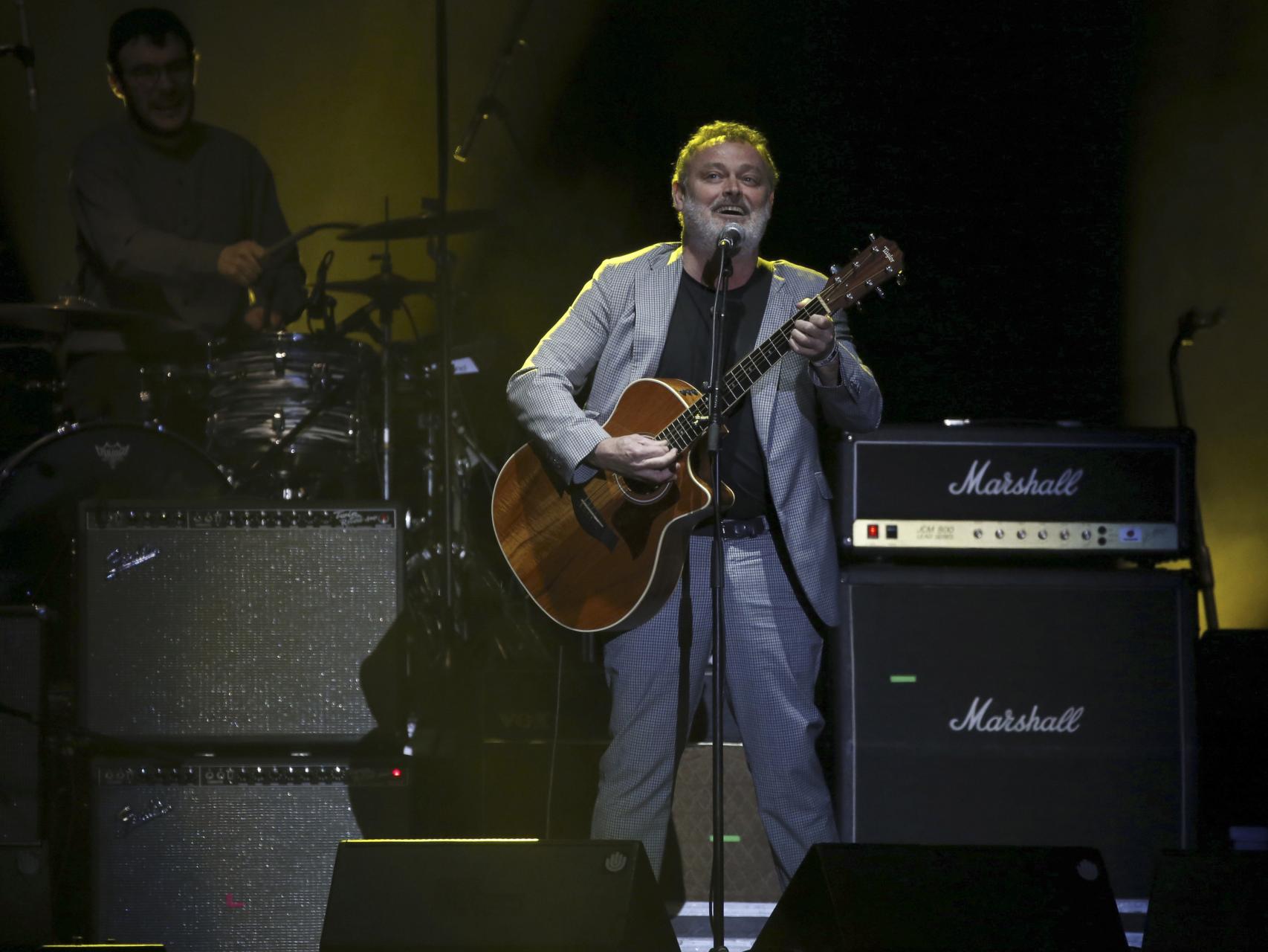 Pablo Carbonell, cantante de Los Toreros Muertos, anoche en PentaXL, cumpleaños del mítico local de la Movida.