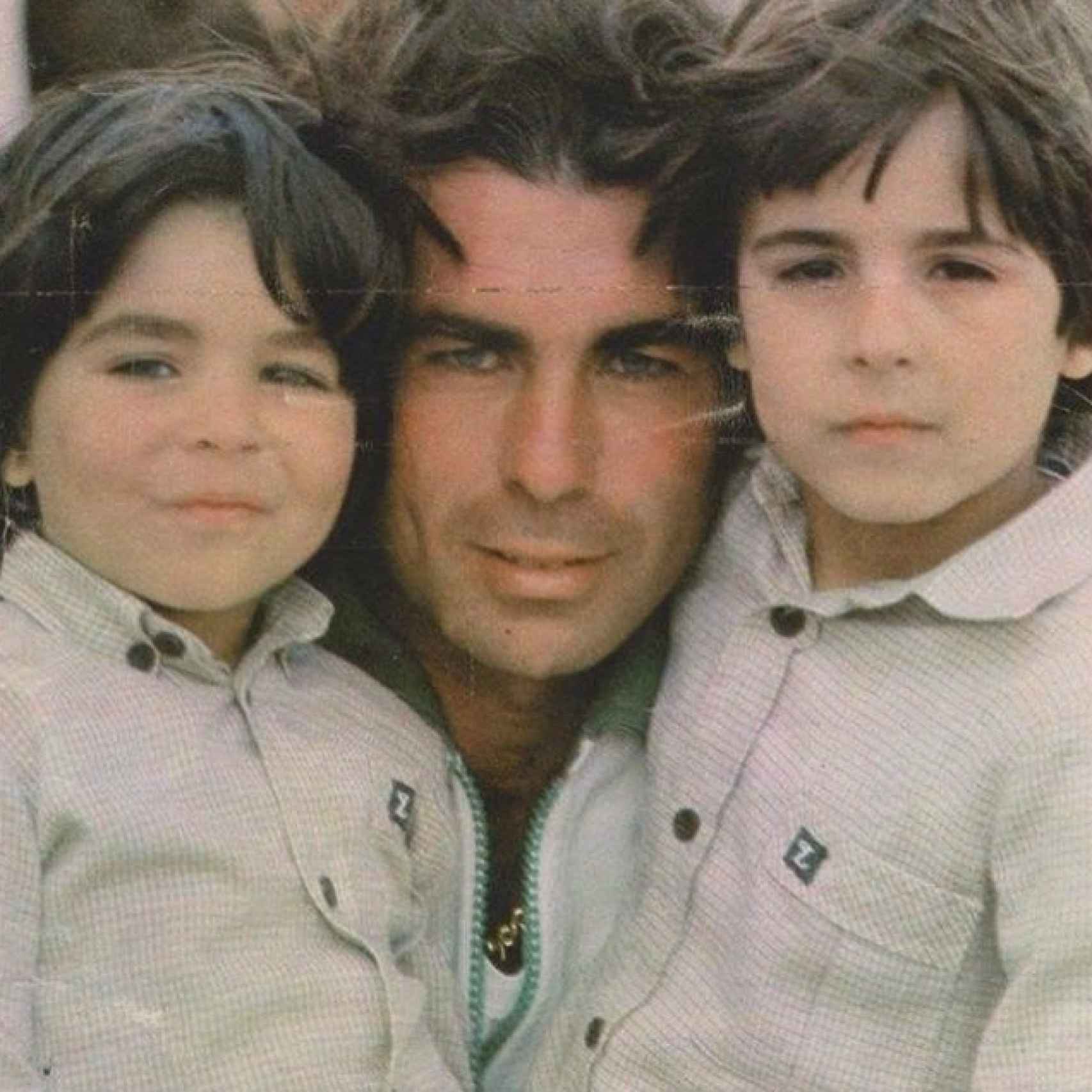 La imagen que ha publicado Francisco rivera en Vippter junto a su padre y a su hermano Cayetano.