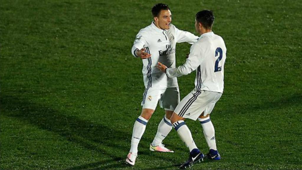 Achraf y Tejero celebrando un gol