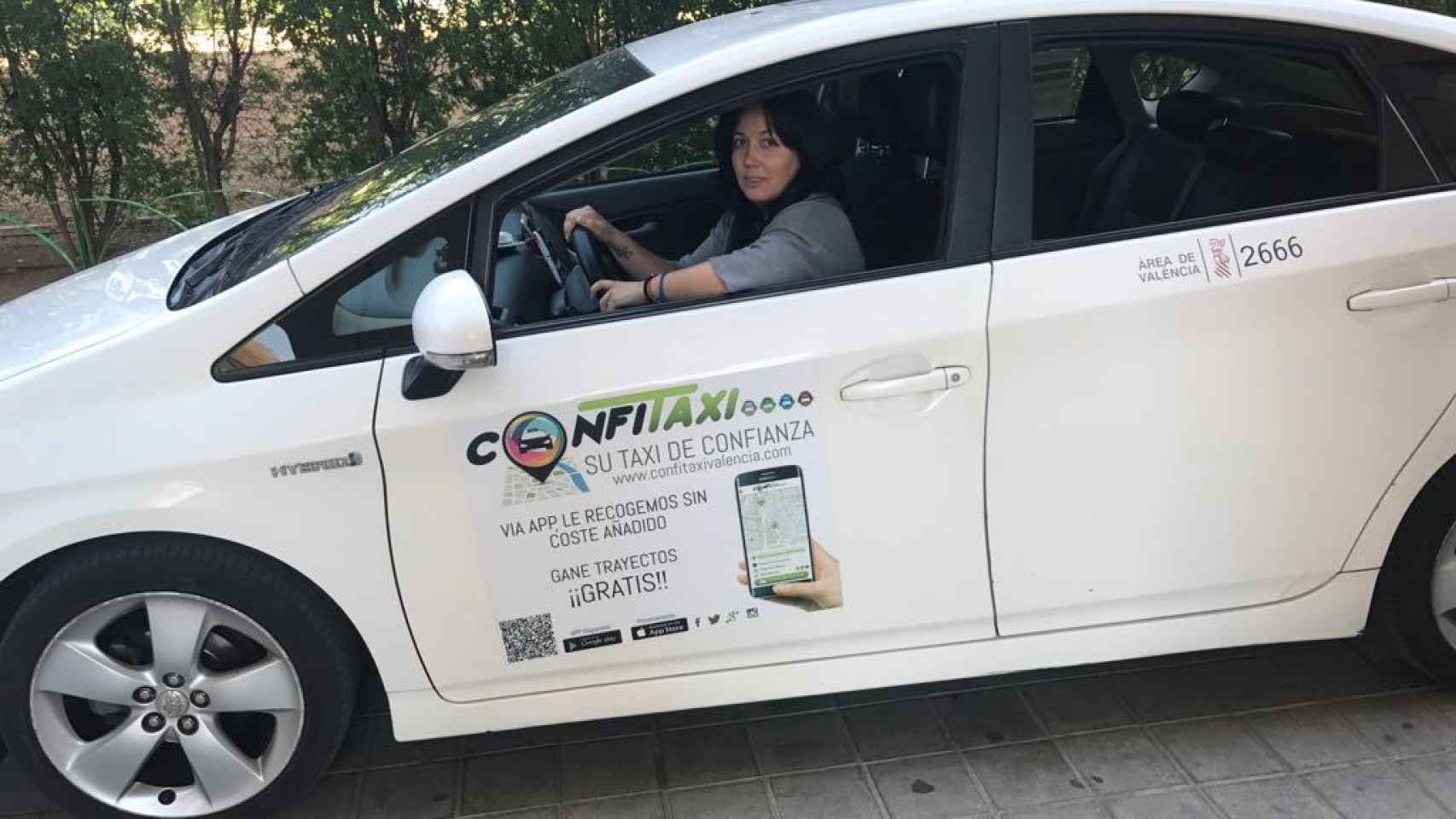 Sonia López es taxista y gestora de la flota de Confitaxi. Esta emisora presta el servicio Taxi Dona: taxis conducidos por mujeres y para mujeres.