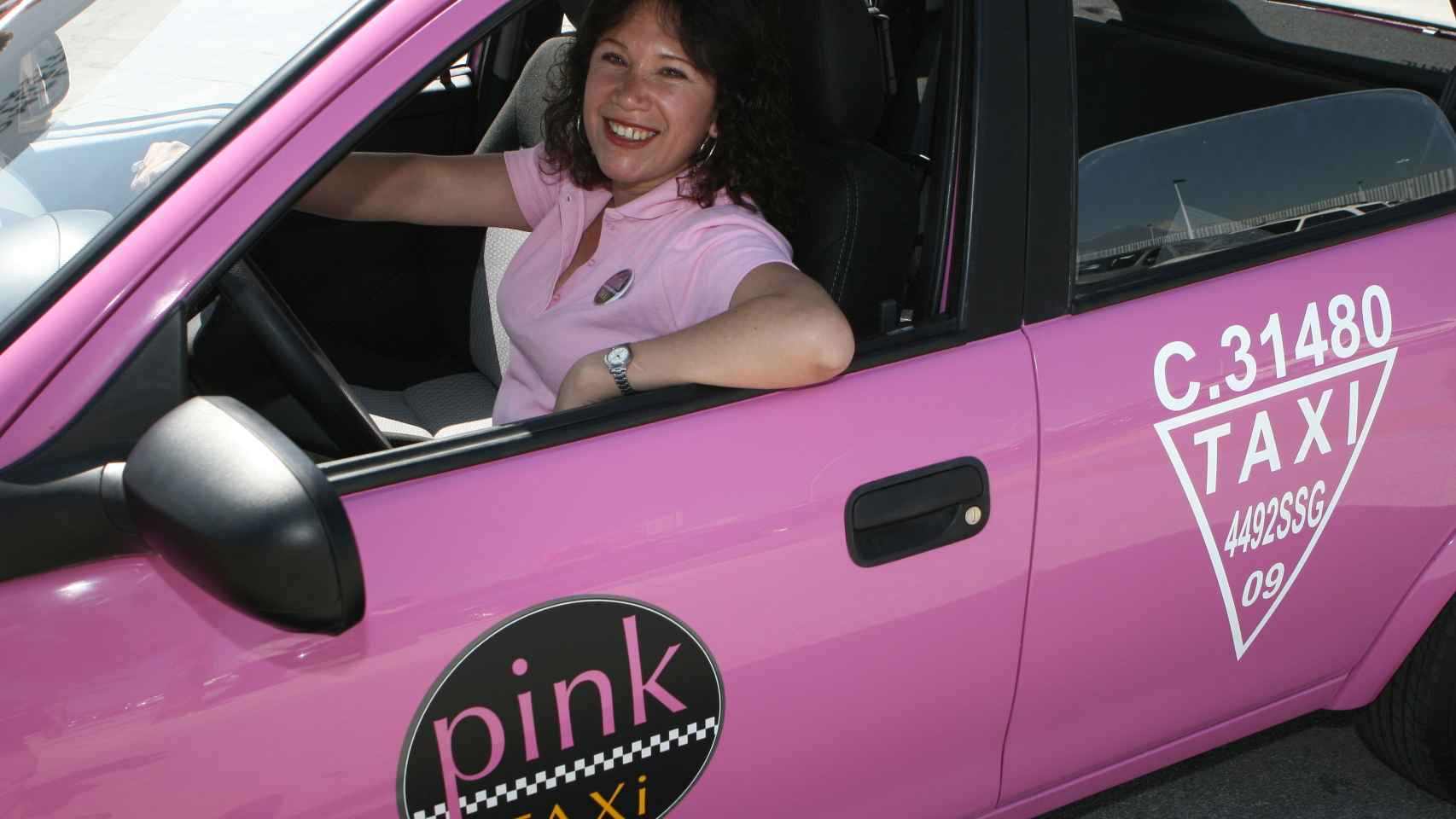 Un Pink Taxi (Taxi Rosa) en Puebla, México.