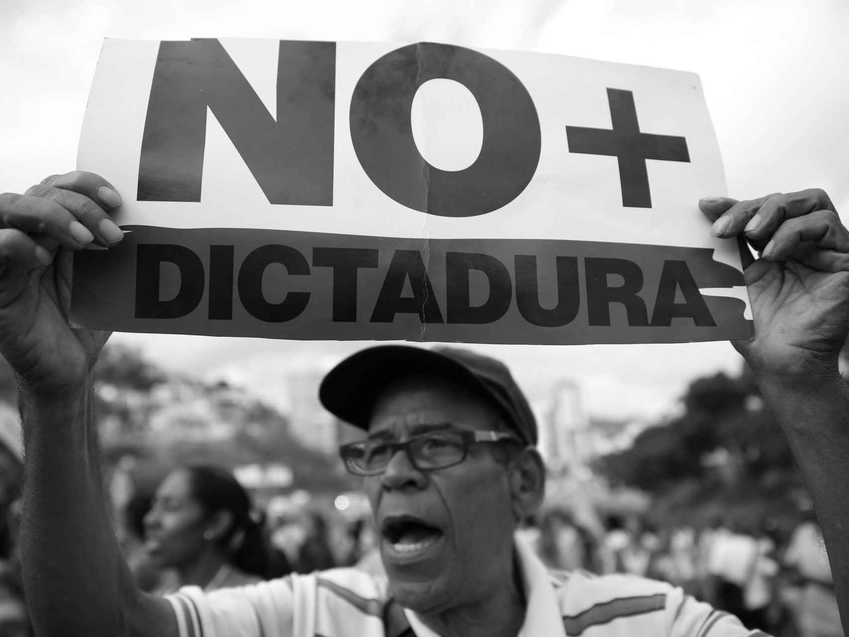Maduro y Fujimori: retar al Parlamento sale caro
