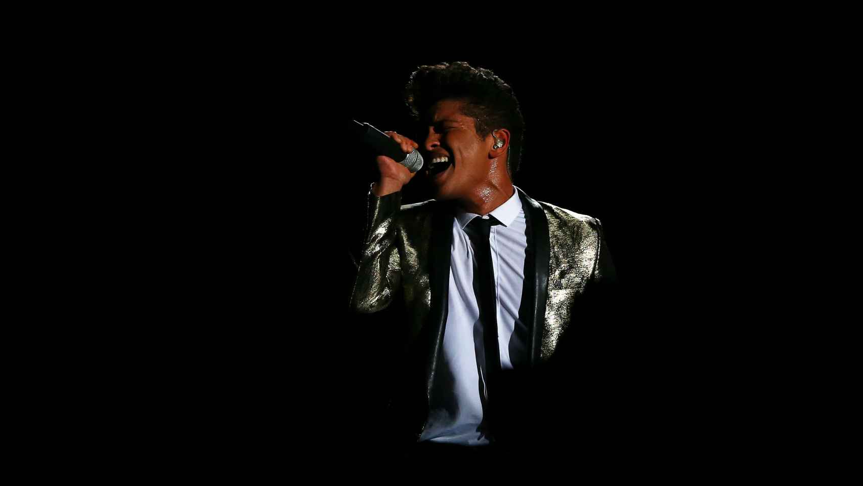 Bruno Mars en la edición de la Superbowl de 2014. | Foto: Getty Images.