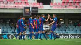 Los jugadores del Barcelona B celebran un gol ante el Eldense.