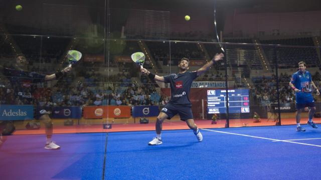 Sanyo Gutiérrez y Paquito Navarro durante la final masculina del Santander Open de pádel.